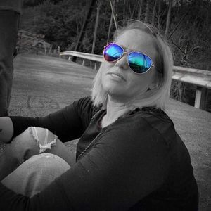 Meet your Posher, Leila